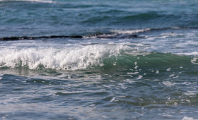 Stock Image: Wave in the ocean