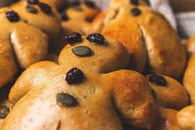 Stock Image: weckmänner fresh out of the oven